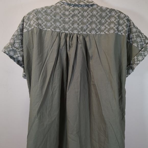 Cupio Women's Embroidered Green Floral Button-Down Shirt , NWT , Size L - Picture 3 of 7
